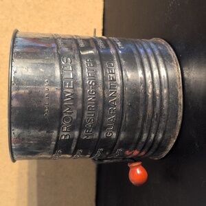Vintage Bromwell's Measuring Sifter 5 Cup